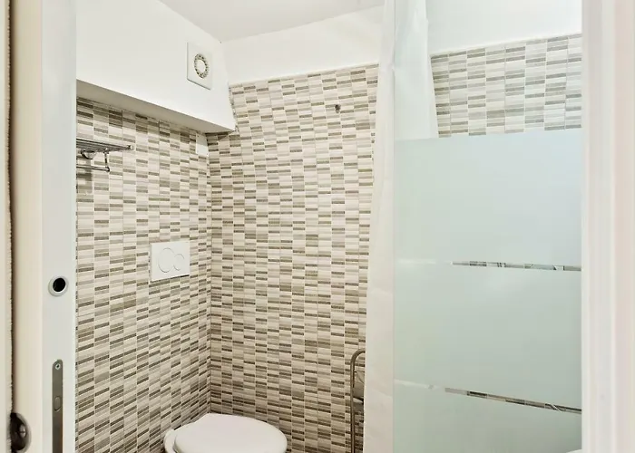 Guesthost - San Nicola Casa Clemente Μπάρι